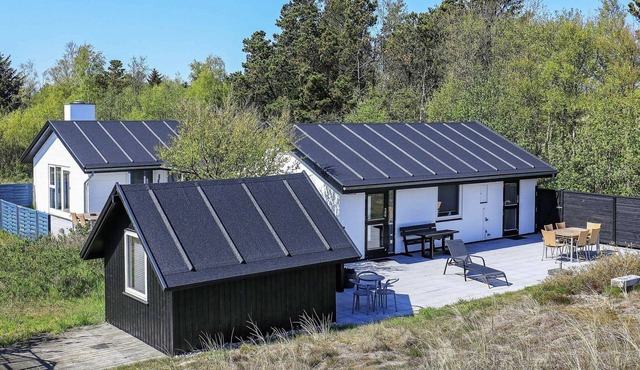 8 person holiday home in Ålbæk