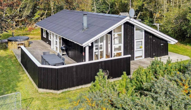 8 person holiday home in Ålbæk-By Traum