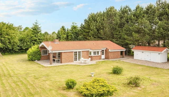 8 person holiday home in Ørsted-By Traum