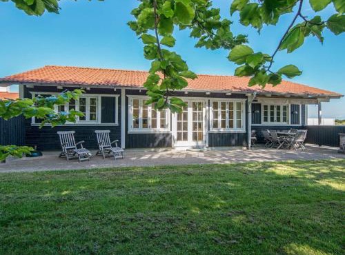 8 person holiday home in Aabenraa-By Traum