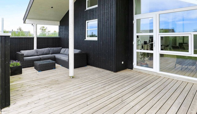 8 person holiday home in Brovst