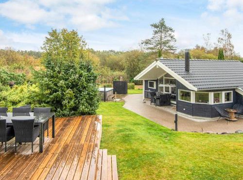 8 person holiday home in Ebeltoft-By Traum