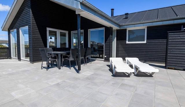 8 person holiday home in Fanø