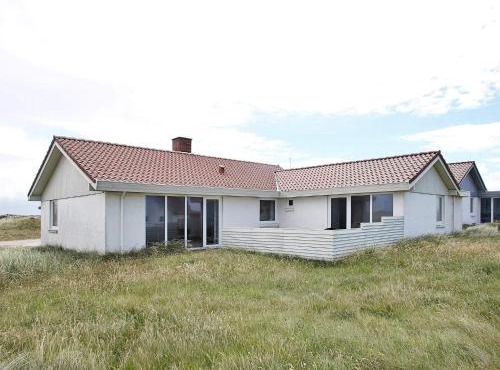 8 person holiday home in Frøstrup