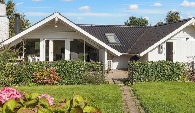 8 person holiday home in Hejls-By Traum