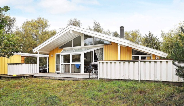 8 person holiday home in Humble-By Traum