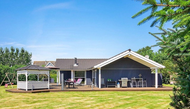 8 person holiday home in Nexø-By Traum