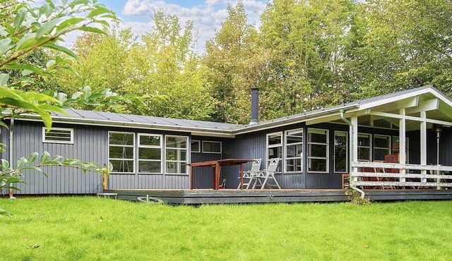 8 person holiday home in Rønde