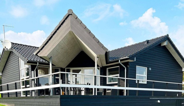 8 person holiday home in Roslev-By Traum