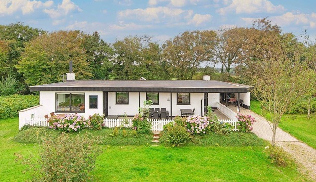 8 person holiday home in Struer