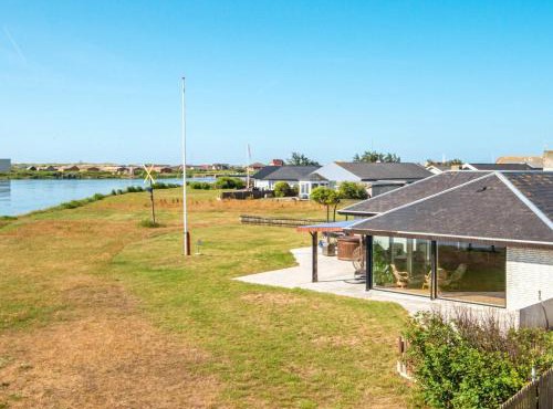 8 person holiday home in Ulfborg-By Traum