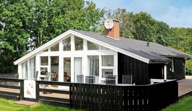 8 person holiday home in Hemmet