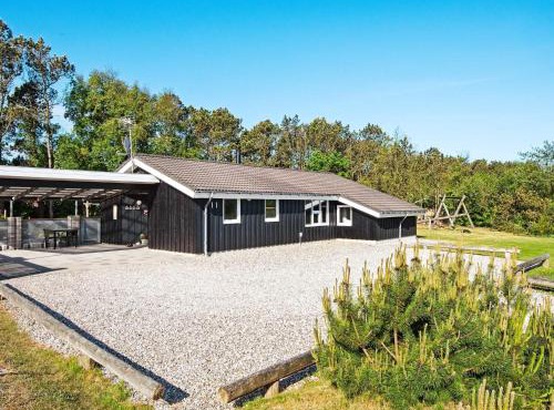 8 person holiday home in Ringkøbing