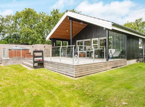 8 person holiday home in Struer-By Traum