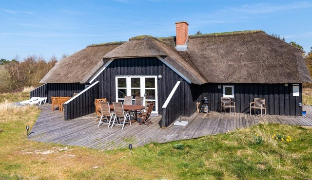 8 person holiday home on a holiday park in Fanø
