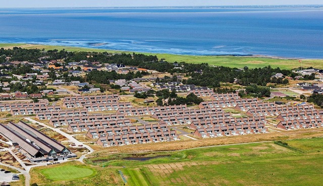 8 person holiday home on a holiday park in Rømø