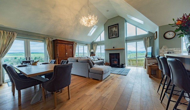 8 Person-Luxury-FamilyFriendly-PetFriendly-Hot Tub