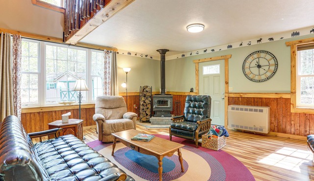 8 Private Acres: Little Mahoning Creek Cabin!