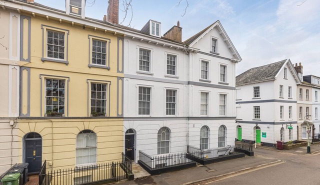 8 RICHMOND ROAD, pet friendly, luxury holiday cottage in Exeter