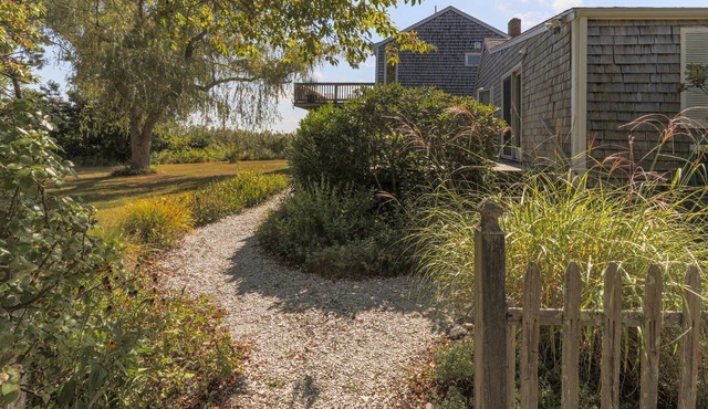 8 Sandy Neck- Family Getaway Near Sandy Neck Beach, pet-friendly!