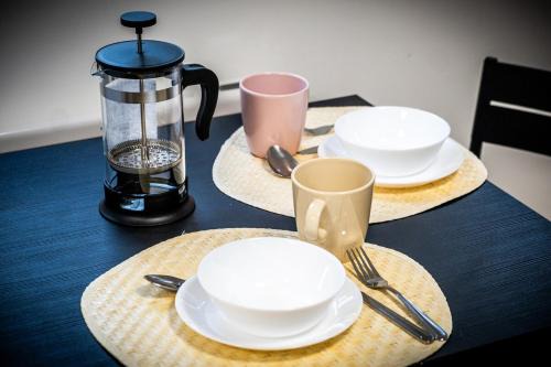 8 Self-Contained Units Ideal for Contractors & Long Stays