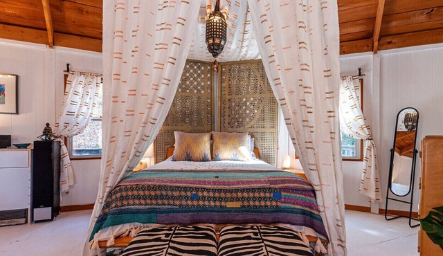 8 Sided Tiny House down a Private Road w/ 15 acres