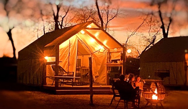 8 Son's Wonderful Nature Escape in Kingsbury, TX