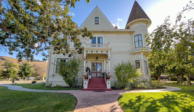 8 Suites Near Monterey& Carmel