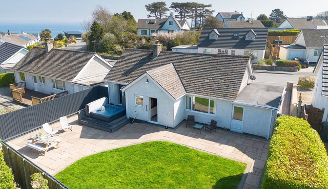 80 Breeze Hill - sleeps 5 guests in 2 bedrooms