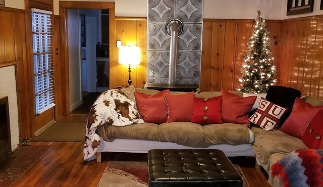 80+ Day Stays in the Red Smarthouse King ❤️Downtown 4KTV W/D WiFi