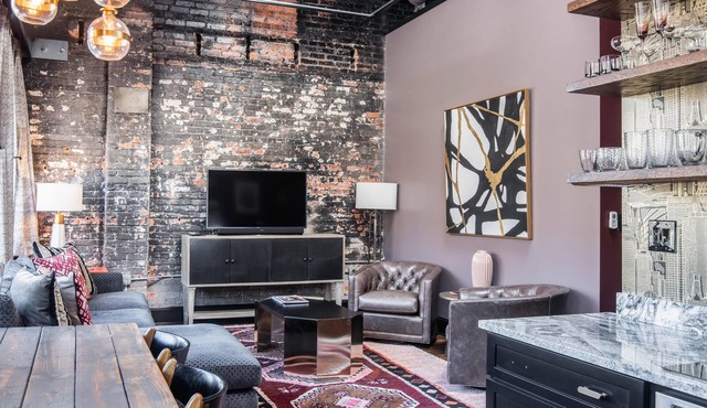 80 LEX 201 : Exquisite Lodging 1 BD King/1 BA 639 SQ FT + free parking