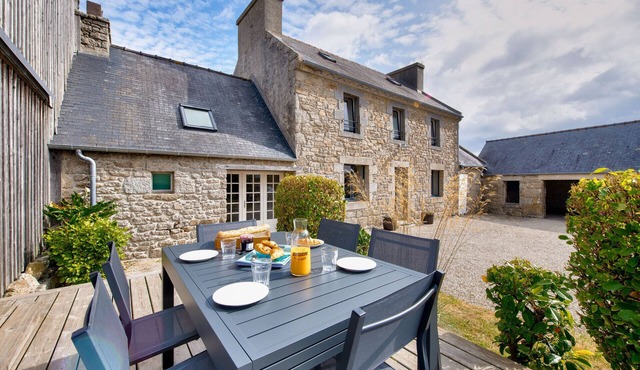 800 m from the beach, house for 6 with garden