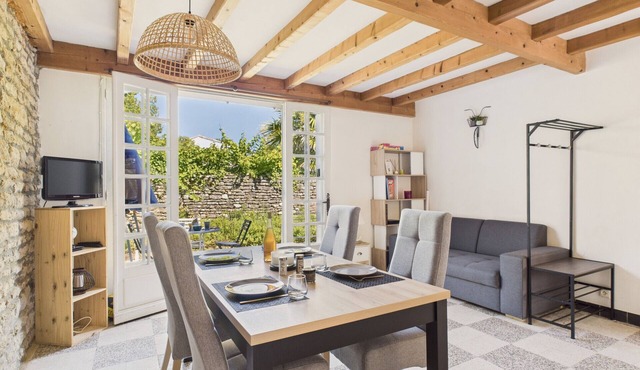 800 m from the beach, garden, house for 4