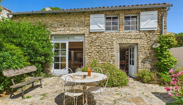 800 m from the beach, house for 4 with terrace