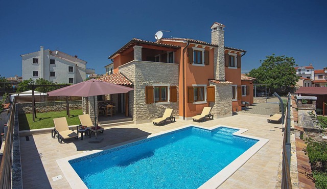 800 meters to beach with sea view and private pool