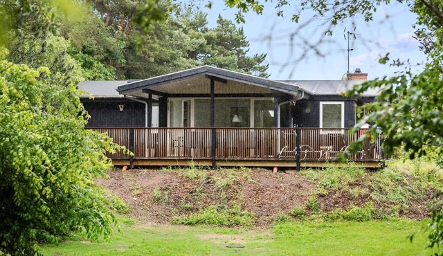 8017 Knebel - Manhøjvej 1