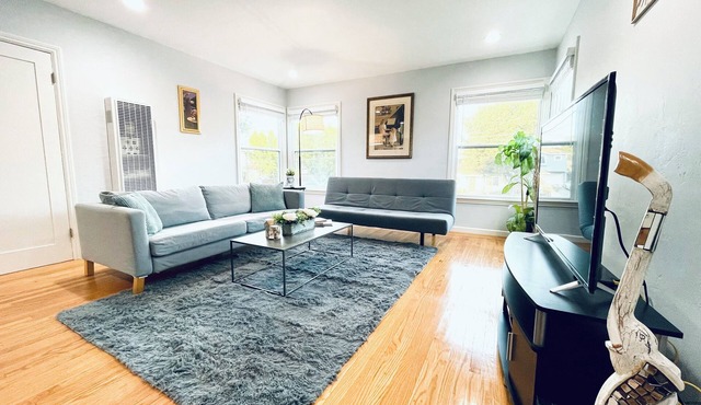 804 SanMateo Comfortable 2BR Home/WiFI & Free Parking