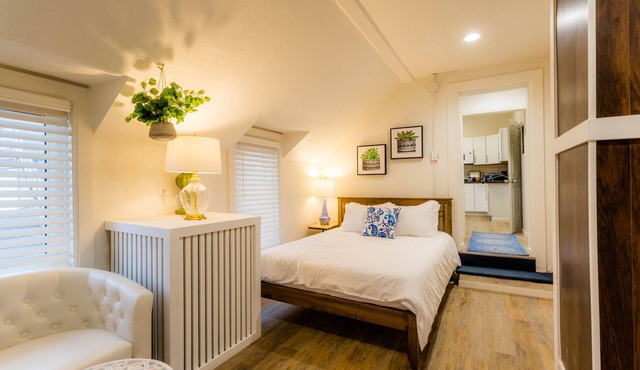 8077-Walk to Mayo- Elegantly Designed Apartment