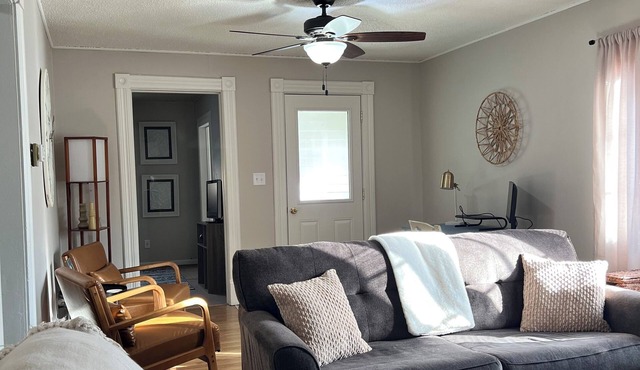 808 on 4th - Charming Family Home in the Heart of Town