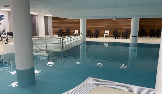 80m from resort center, 5th floor, view mountain, swimming pool, terrace, tv, ski locker, 74m²