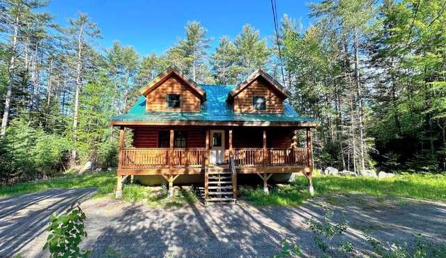 80PVR Log Home 20min to Bretton Woods AC Hot Tub wifi cable fireplace fire pit