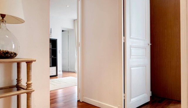 80sqm 2-bedroom apartment in amazing Paris with WiFi