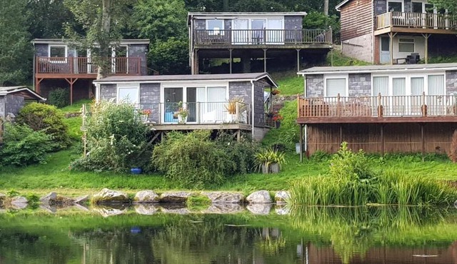 81 Glan Gwna chalet with lakeside balcony