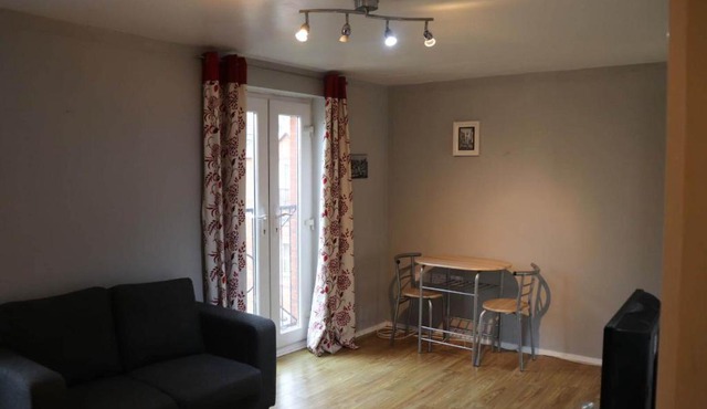 81 Maes Deri, Ewloe,