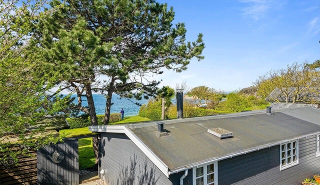 8247 Lundby - Rusevænget 17