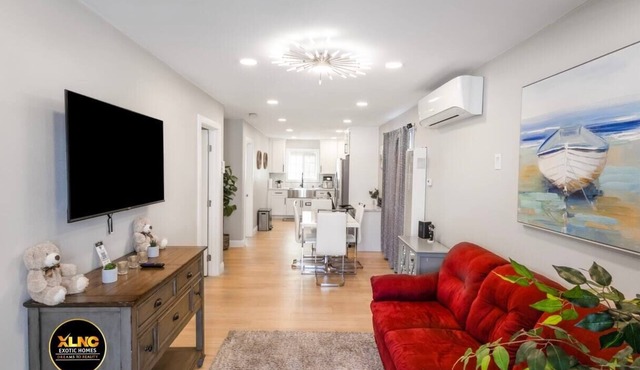 8356 Adam 2bed 2bath back unit by sdstay