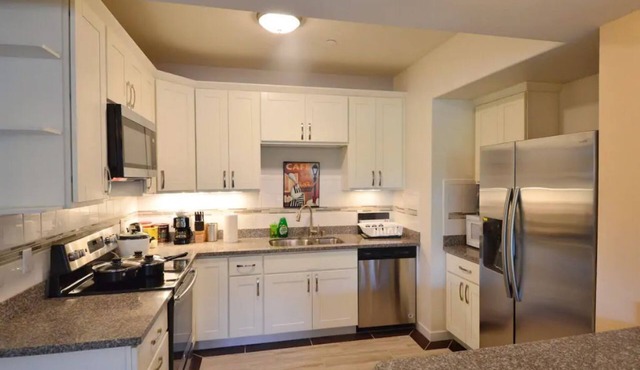 8401 - New, safe 7min to SFO spacious 2bd 2.5 ba. condo, pleasant atmosphere