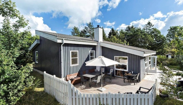 8403 Ebeltoft - Blackholmsvej 6