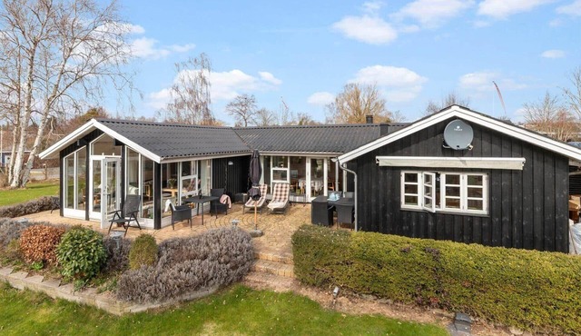 84301 Rønde - Strandløbervej 7