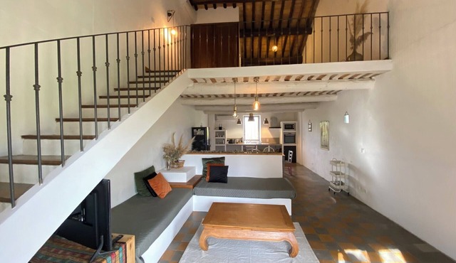 84B6 - Loft in charming 18th century farmhouse